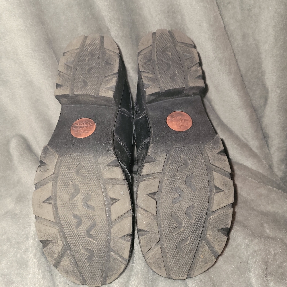 Boots - Picture 3 of 6